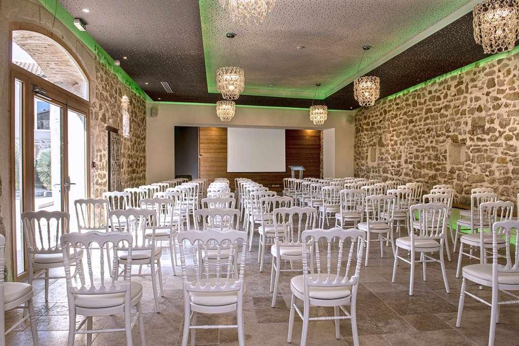 Chateau De Massillan Uchaux Udogodnienia zdjęcie