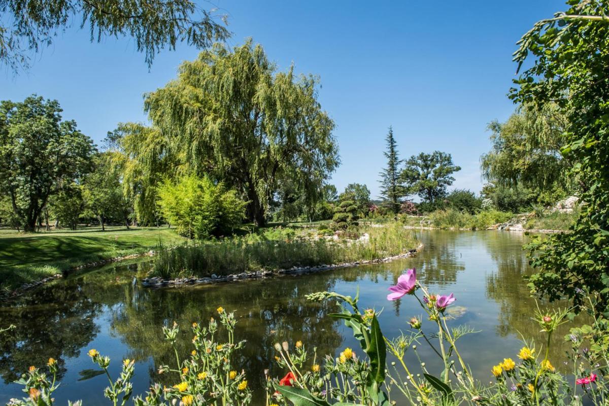 Chateau De Massillan Uchaux Zewnętrze zdjęcie